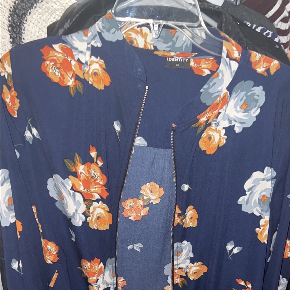 Dark blue bomber jacket with floral design - Size 26